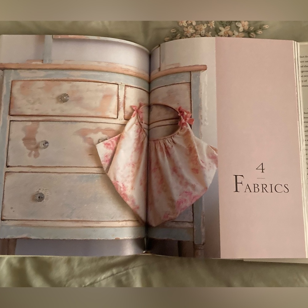Shabby Chic 1st Edition Hardcover Book by Rachel Ashwell - Picture 10 of 15